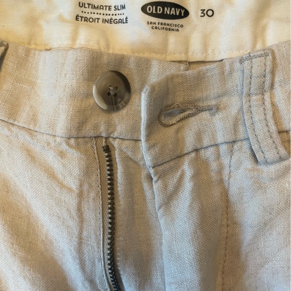 Old Navy Ultimate Slim Shorts - Picture 3 of 3